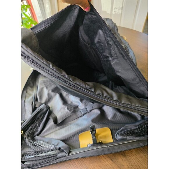 Verdi Tweed & Leather Folding 2-Suiter Garment Bag with Shoulder Strap - Picture 9 of 13